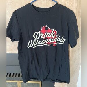 Drink Wisconsinbly Graphic T-Shirt Black Size M